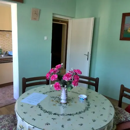 شقة Kampor Apartments