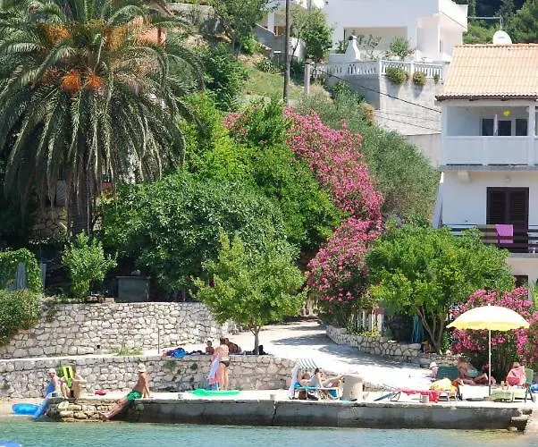 Kampor Apartments * Kampor