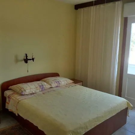 Kampor Apartments *