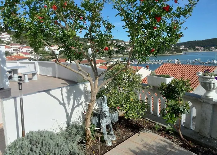 Kampor Apartments Apartament *