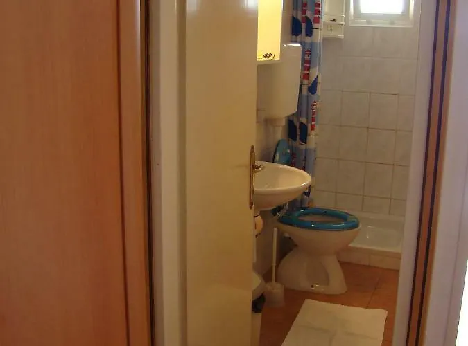 Kampor Apartments Apartment